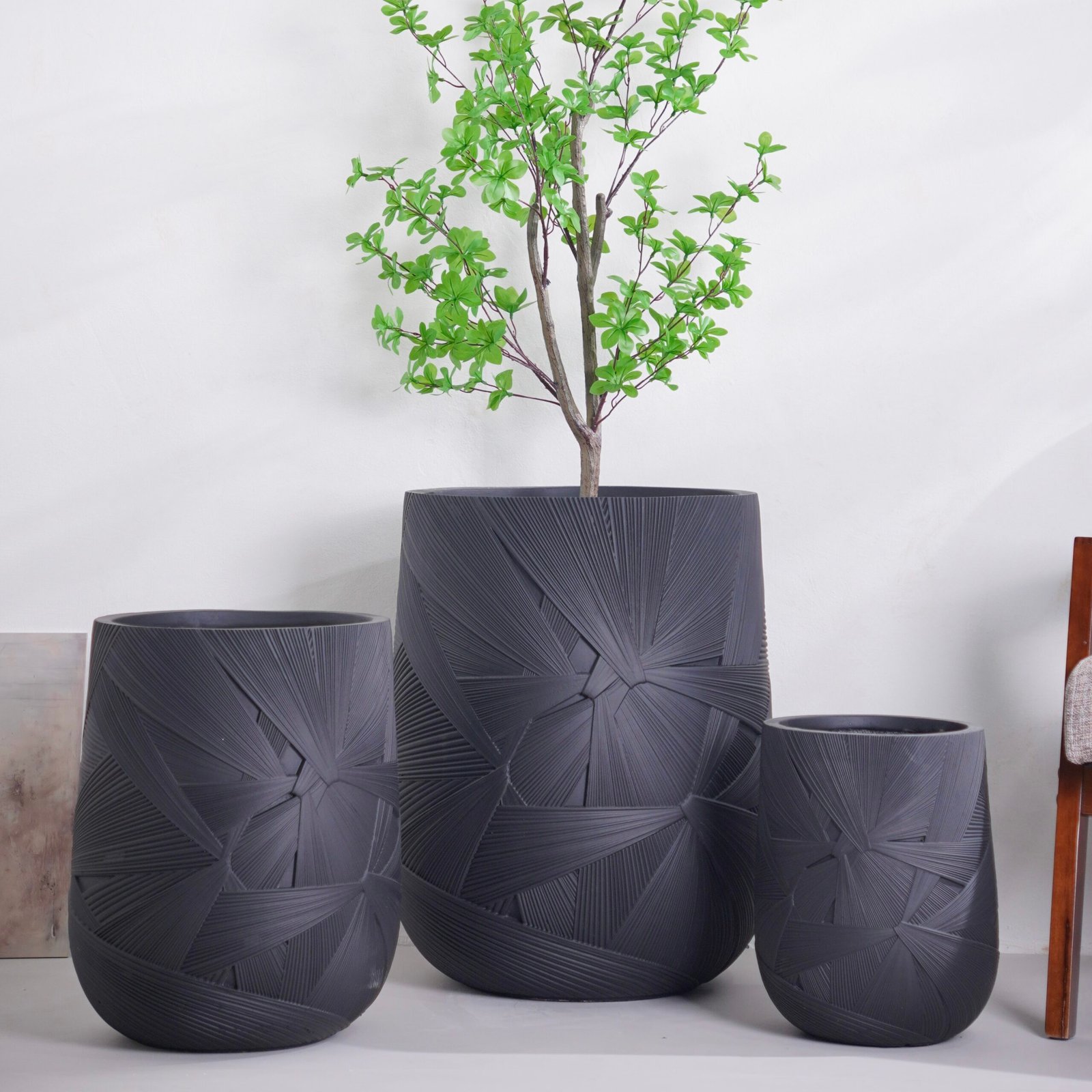 YT-501 Glossy Black magnesium oxide planter